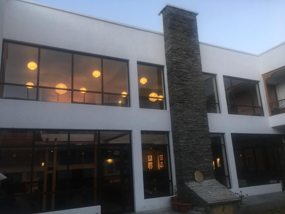 Royal Mustang Resort Nāmbo 외부 사진